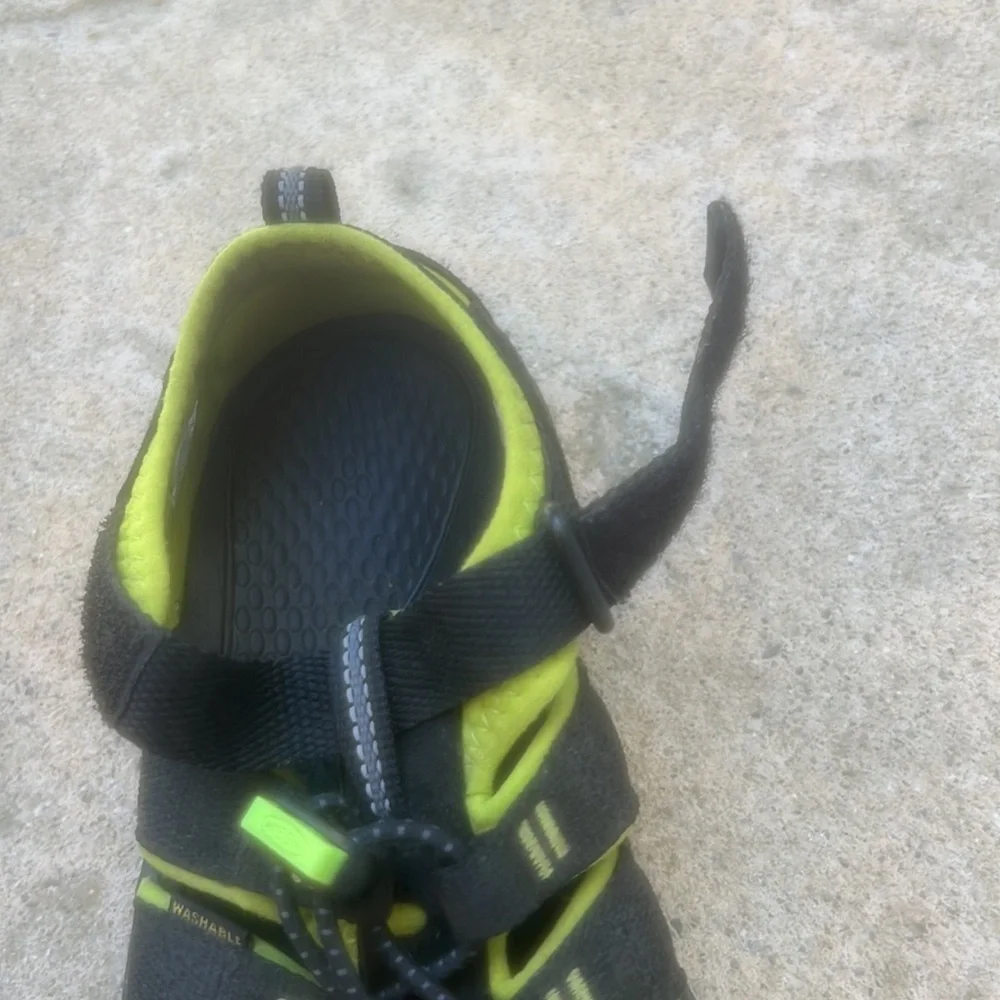 Keen Big Kids Newport H2 Water Sandal Black/Lime/Green Size 3